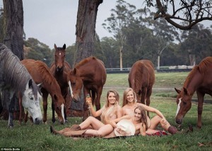 2EF4A29C00000578-3340628-With_natural_surroundings_three_young_women_with_slipped_on_cowb-a-2_1449182627167