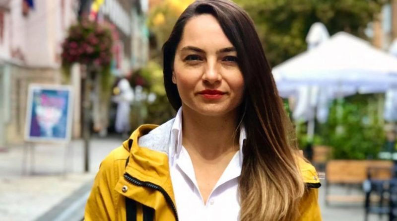 VIDEO INCREDIBIL Scandal cu o deputată și un polițist