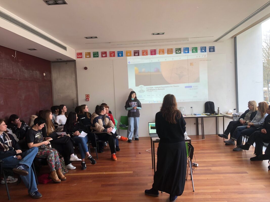 International Meeting Embrace/ Întâlnirea Internațională Embrace – by Maria Solomon