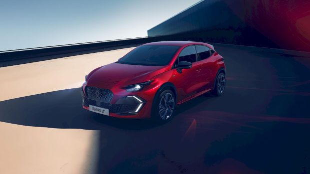 Mai multe Ferrari decât Nissan-uri au fost înmatriculate în septembrie, inclusiv un 849 Testarossa (plus un Avatr)