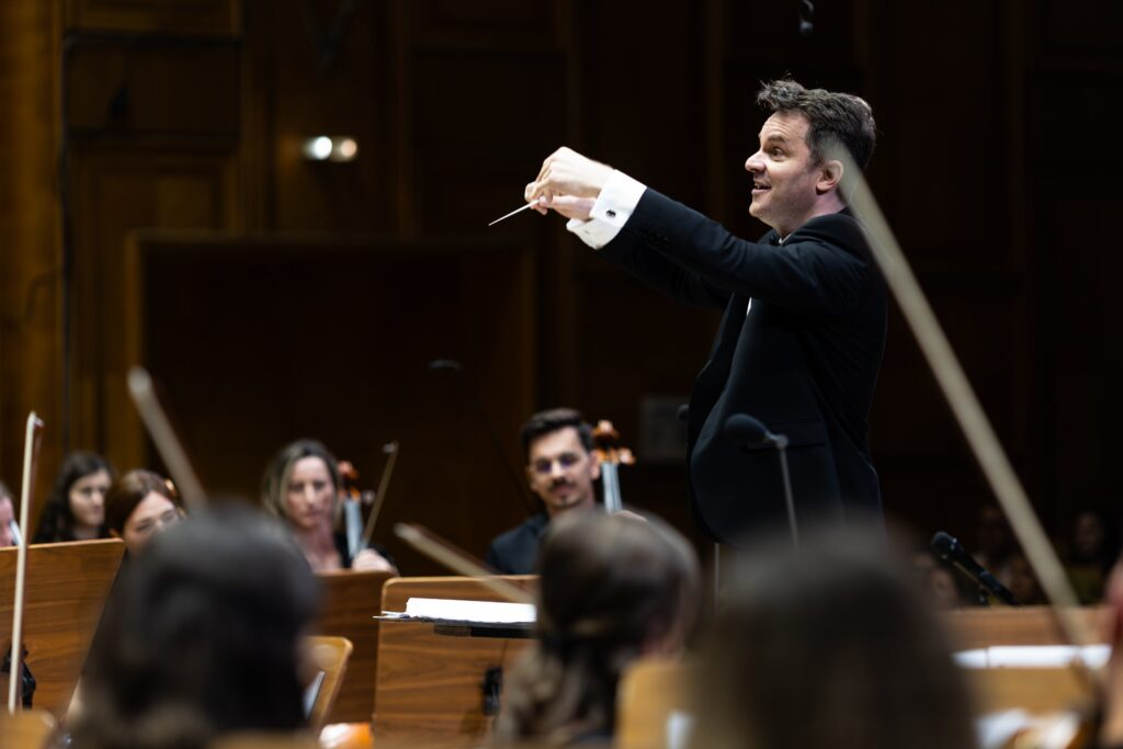 Există Dumnezeu – Cuvântul în muzica lui Moldoveanu