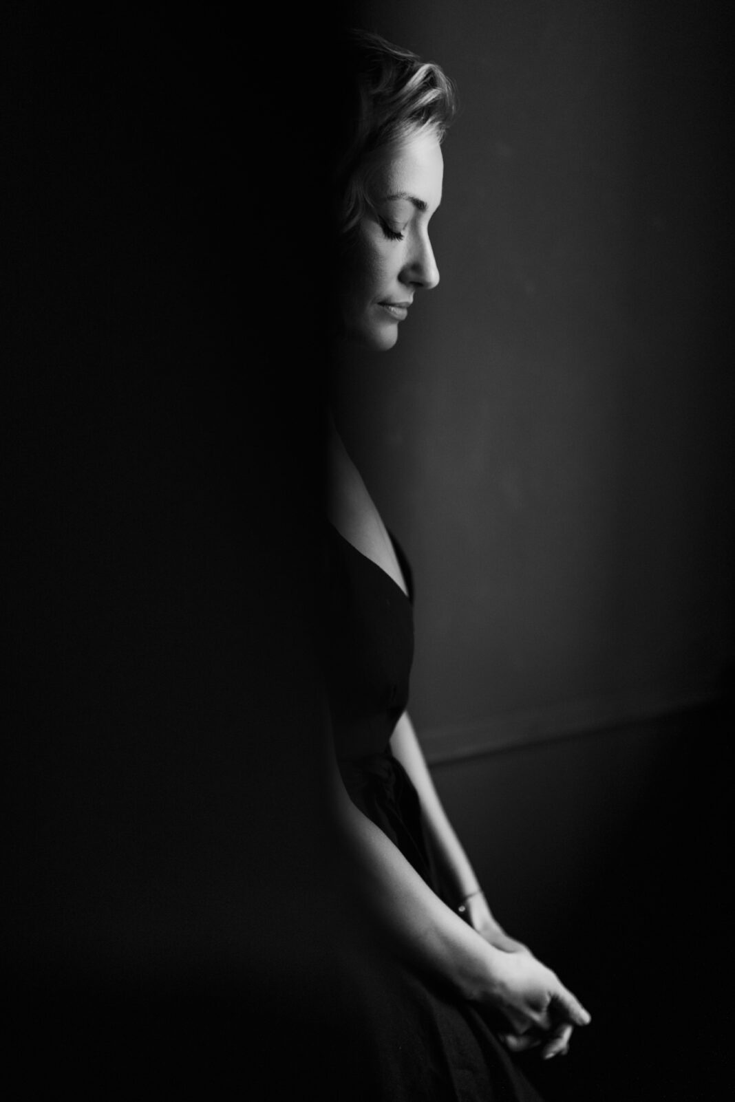 Raluca Aprodu photographed at my studio (day 15691)