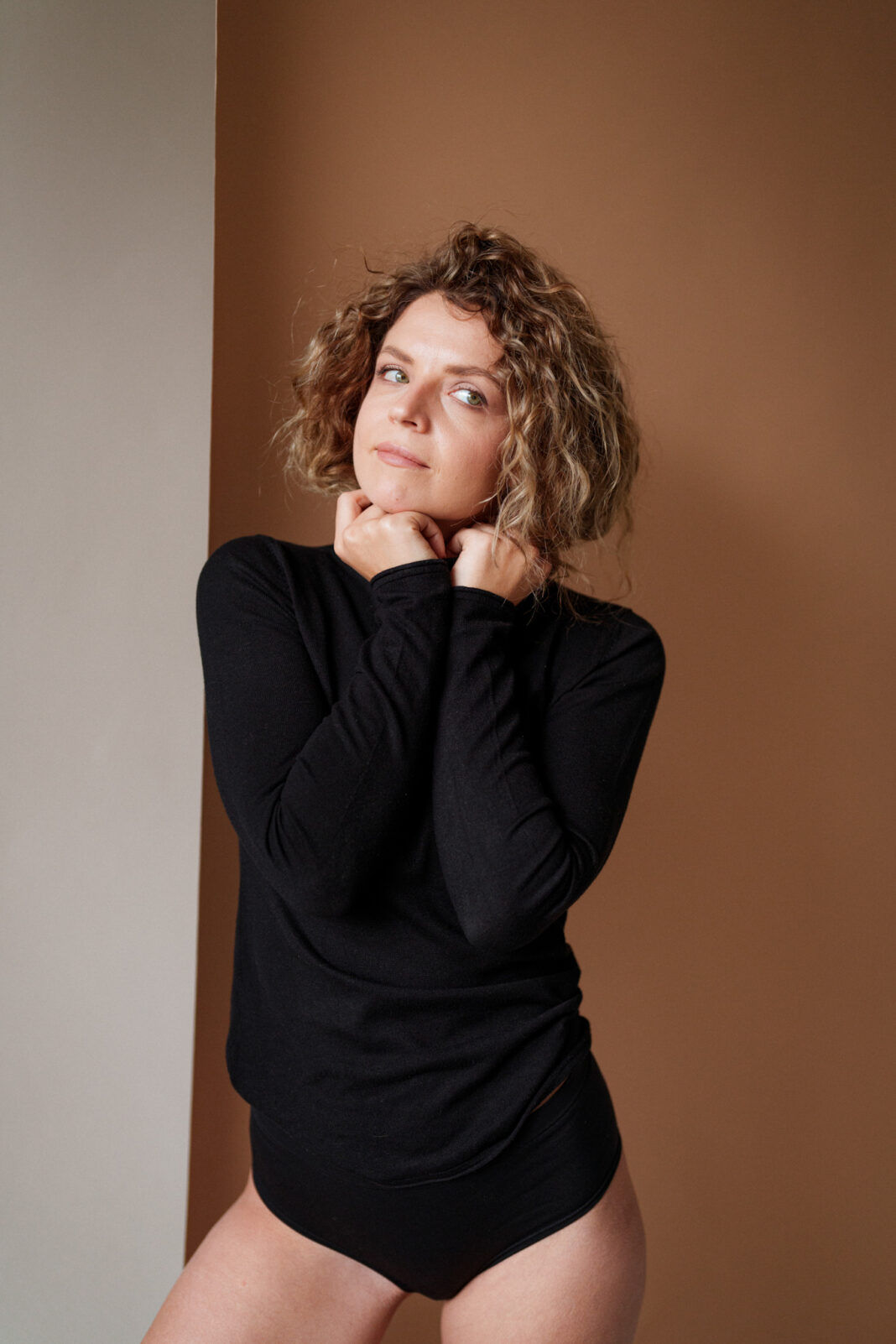 The actress Vichi Raileanu photographed at my studio (day 16251)