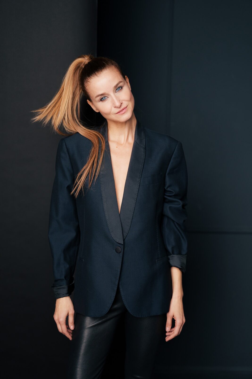 Ana Maria Bucura photographed at my studio (day 16432)