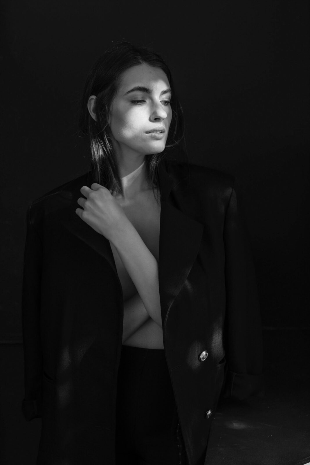 The model Simona Bitiusca photographed at my studio (day 15170)