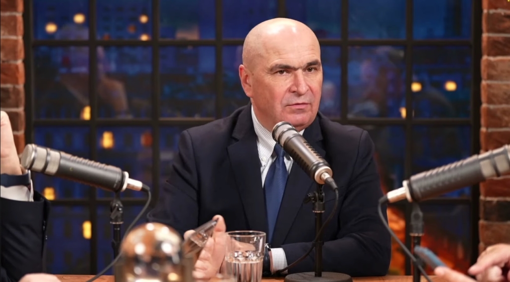 Premierul Bolojan anunță, în legătură cu documentarul Recorder, că va demara un dialog cu asociațiile de magistrați, “de altfel foarte vocale în privința drepturilor salariale”. Afirmă că ministrul Predoiu (acum la Afaceri Interne, fost ministru al Justiției) are în mod evident o răspundere față de ce s-a întâmplat în ultimii ani în justiție.