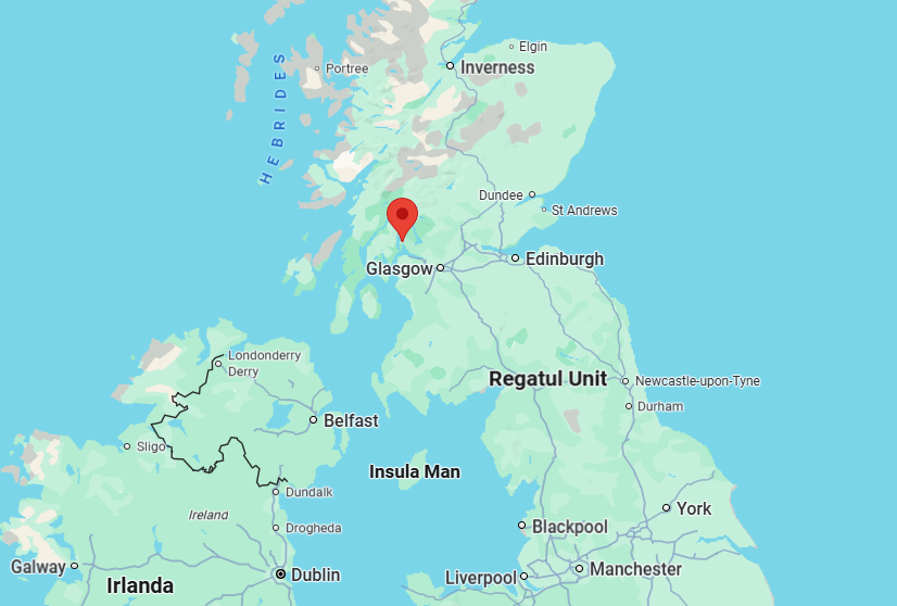 O româncă și un iranian au fost puși sub acuzare pentru că au încercat să pătrundă în baza navală din Scoția care găzduiește submarinele britanice echipate cu arme nucleare Trident. Nu este clar scopul acestei tentative, petrecute joi seara.