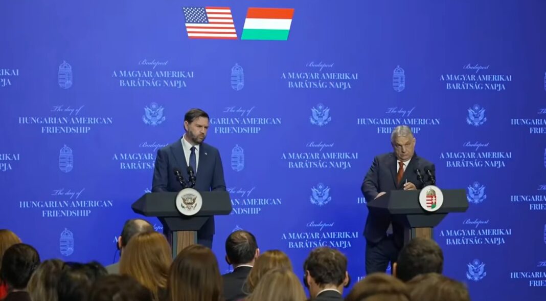 Bloomberg: Viktor Orban l-a asigurat pe Vladimir Putin, toamna trecută, că îl poate ajuta în orice fel. Orban intenționa, atunci, să organizeze un summit pentru soluționarea războiului din Ucraina. Transcrierea conversației apare în ziua în care vicepreședintele american vizitează Budapesta și cu câteva zile înaintea alegerilor parlamentare.