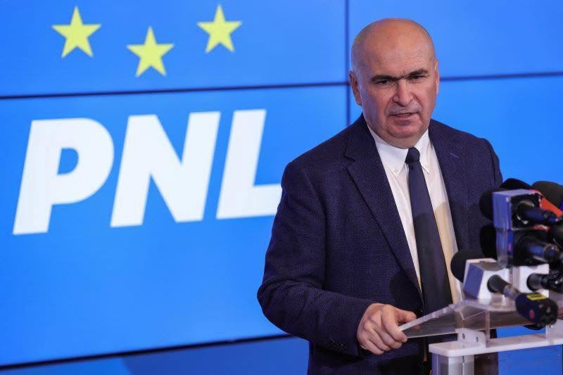 Ilie Bolojan propune un acord politic cu premierul desemnat Luca Niculescu, prin care PNL ar urma să rămână în opoziție, dar va sprijini politicile “care urmăresc atingerea țintei de deficit, păstrarea disciplinei fiscale și respectarea angajamentelor europene”. În plus, PNL se angajează că, timp de șase luni, nu va iniția și nu va vota nicio moțiune de cenzură împotriva Guvernului Niculescu.