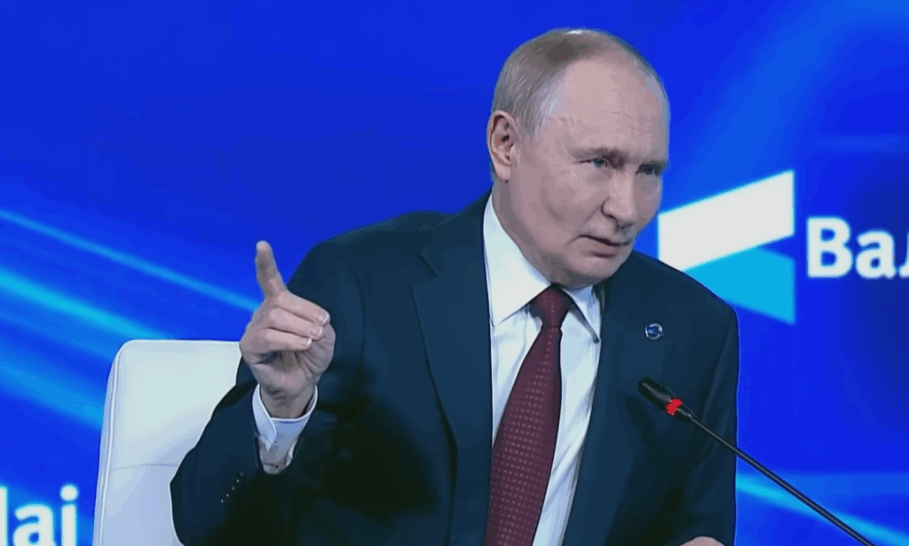 Volodimir Zelenski susține că Ucraina va fi nevoită să-și diminueze semnificativ producția de drone, esențiale pentru a ataca infrastructura energetică a Rusiei, dacă o decizie privind redirecționarea activelor rusești înghețate nu va fi luată la summitul de la Bruxelles, din aceste zile, sau până la finalul anului.