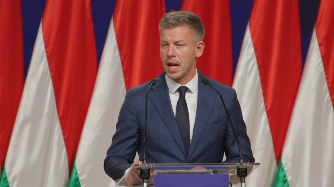 Peter Magyar vrea să modifice Constituția Ungariei, astfel încât un prim-ministru să poată avea cel mult două mandate. Afirmă că la sediul Ministerului de Externe sunt distruse documente legate de sancțiunile asupra Rusiei.