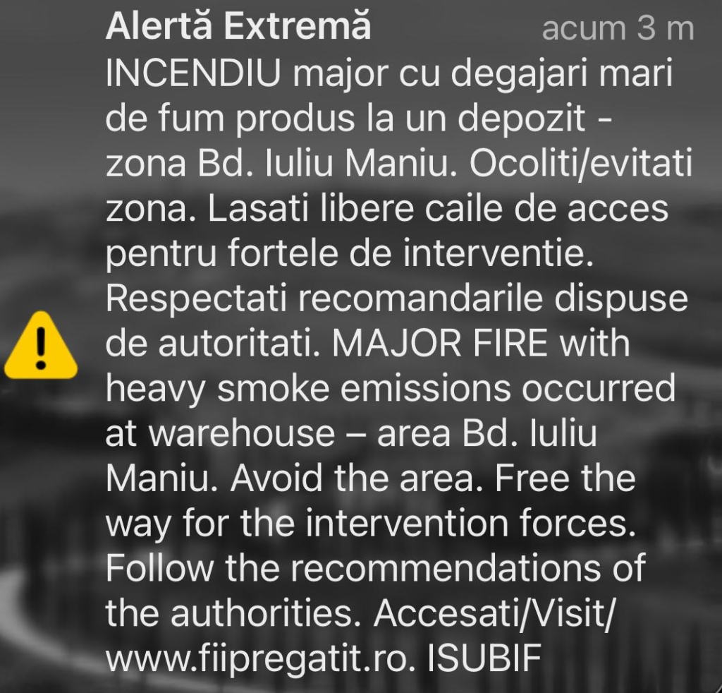 București. Incendiu major la un depozit din Sectorul 6, în apropiere de bulevardul Iuliu Maniu. UPDATE. Focul a fost localizat. A fost afectată o suprafață de 6.300 mp.