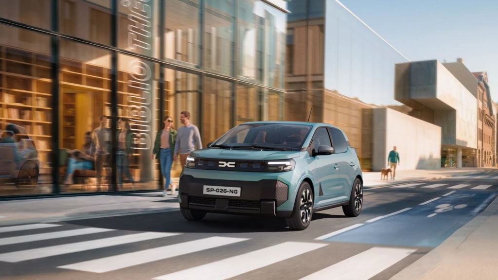 Dacia a pus în vânzare noua variantă a modelului electric Spring, produsă în Slovenia. Are o autonomie declarată de până la 250 km, iar prețul de pornire este de 18 mii de euro.