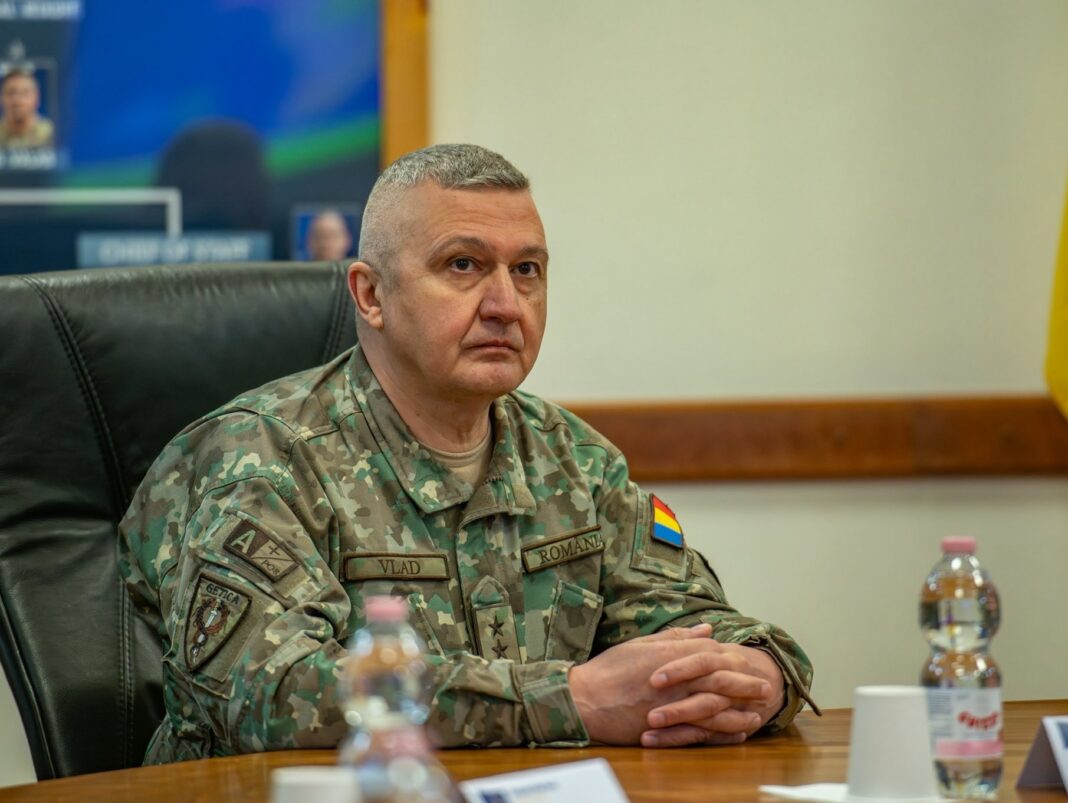 Generalul Gheorghiță Vlad, șeful Statului Major al Apărării respinge acuzația de complicitate la uzurparea funcției. Declară că dosarul DNA este instrumentat de aproape un an și că i se pare “cel puțin curios momentu ales pentru formularea acuzațiilor”.