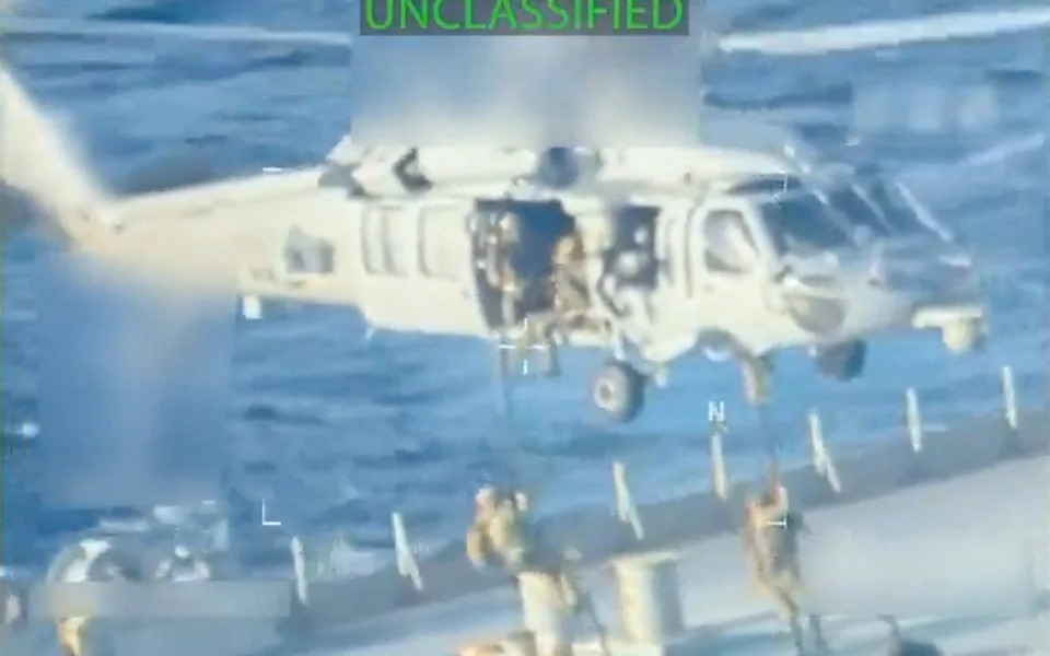 Forțele speciale americane au confiscat un transport de componente militare ce se îndrepta din China către Iran. Ar fi urmat să fie folosite de Teheran pentru construcția de rachete.