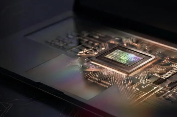 Nvidia a lansat primul cip de inteligență artificială pentru computere personale. Acesta va permite rularea de agenți AI pe dispozitiv, care vor putea exercita sarcini autonom și vor face navigarea mai ușoară.