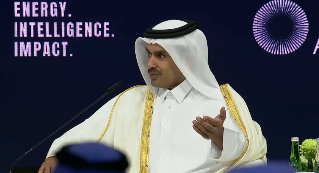 Qatarul avertizează că atacul iranian asupra complexului Ras Laffan va destabiliza sever piața energetică globală. Potrivit ministrului qatarez al Energiei, aproape o cincime din capacitatea de export de GNL a fost afectată, iar reparațiile ar putea dura și cinci ani, ceea ce înseamnă că obligațiile de livrare către țări precum Italia, Belgia, China sau Coreea de Sud nu vor mai putea fi respectate.