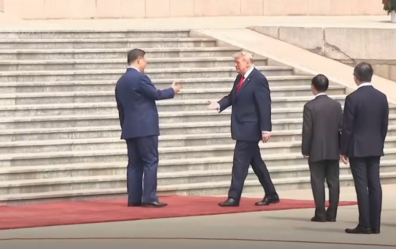 Donald Trump susține că China va achiziționa 200 de avioane Boeing, în urma întâlnirii sale cu Xi Jinping. Spune că liderul chinez ar fi promis să nu furnizeze echipament militar Iranului și s-ar fi oferit să contribuie la redeschiderea Strâmtorii Hormuz.