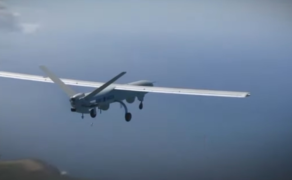 Investigație jurnalistică. Scandal de corupție la agenția NATO pentru sprijin și achiziții (NSPA) – actuali și foști angajați sunt bănuiți că au luat mită, milioane de euro, pentru favorizarea unor furnizori. Au fost suspendate mai multe achiziții, inclusiv de la compania israeliană Elbit Systems, de la care România cumpără drone de peste 400 de milioane de euro.