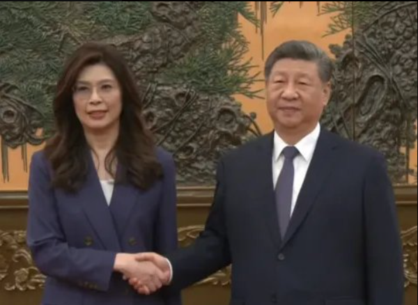 China ”nu va tolera sub nicio formă independența” Taiwanului, i-a transmis Xi Jinping liderei opoziției din Taiwan, care efectuează o vizită la Beijing. ”Oamenii de ambele părți ale strâmtorii sunt toți chinezi”, a mai spus președintele chinez.