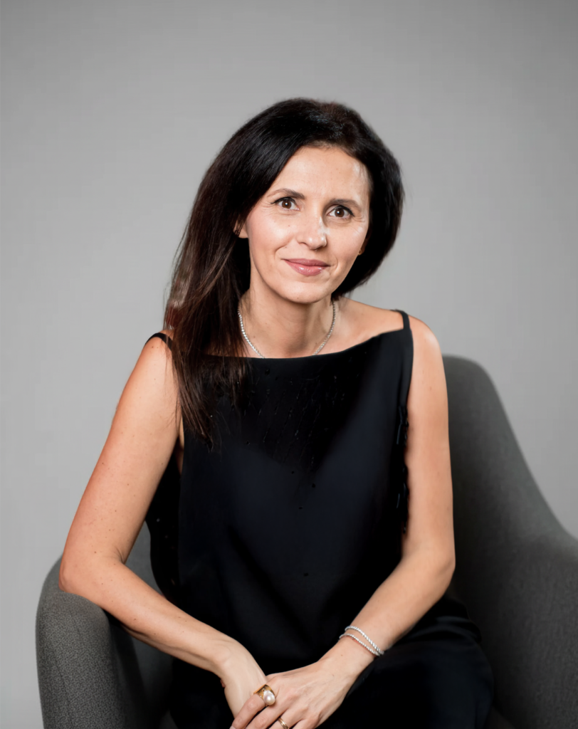 eJobs: 4 din 10 persoane folosesc inteligența artificială de mai multe ori pe zi pentru job sau în viața personală