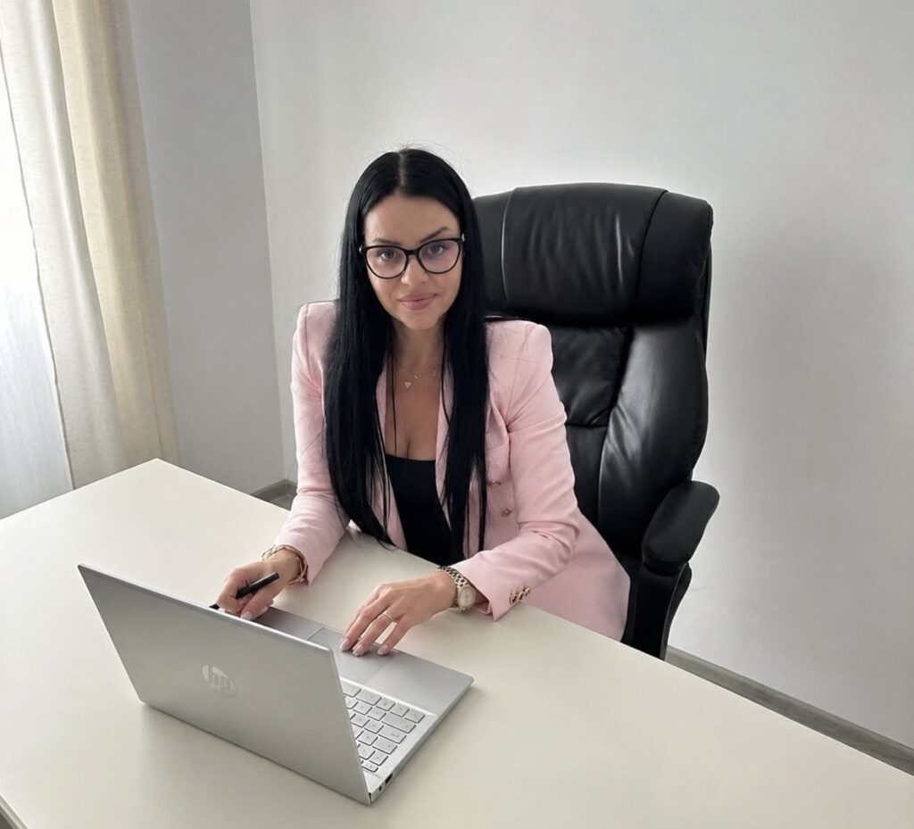 Ana-Maria Toth, Antreprenor, Fondator Axm Vest Imobiliare și AXM Expediții