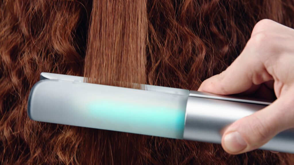 L’Oréal lansează două soluții revoluționare cu raze infraroșii pentru îngrijirea părului și a pielii