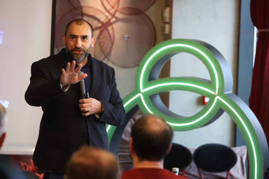 Salt Bank: bancă lansată de la zero, peste 700.000 de clienți și ritm de creștere rar în industrie