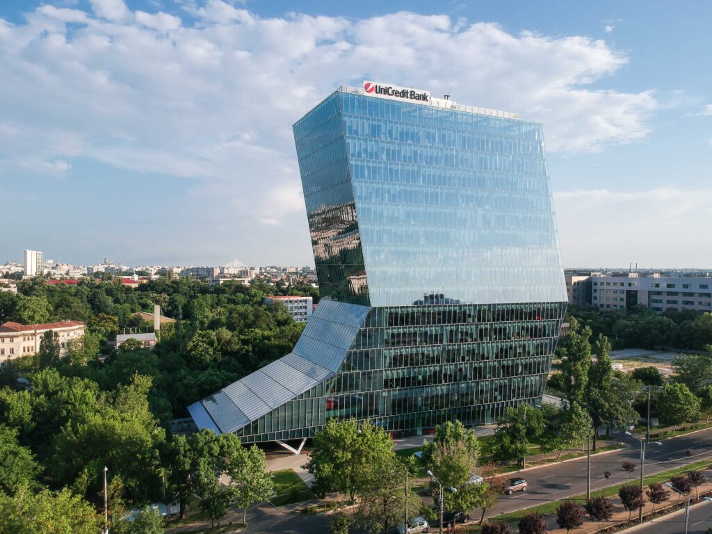 UniCredit Bank susține investițiile IMM-urilor prin programul SME Eco-Tech, cu granturi de până la 40%