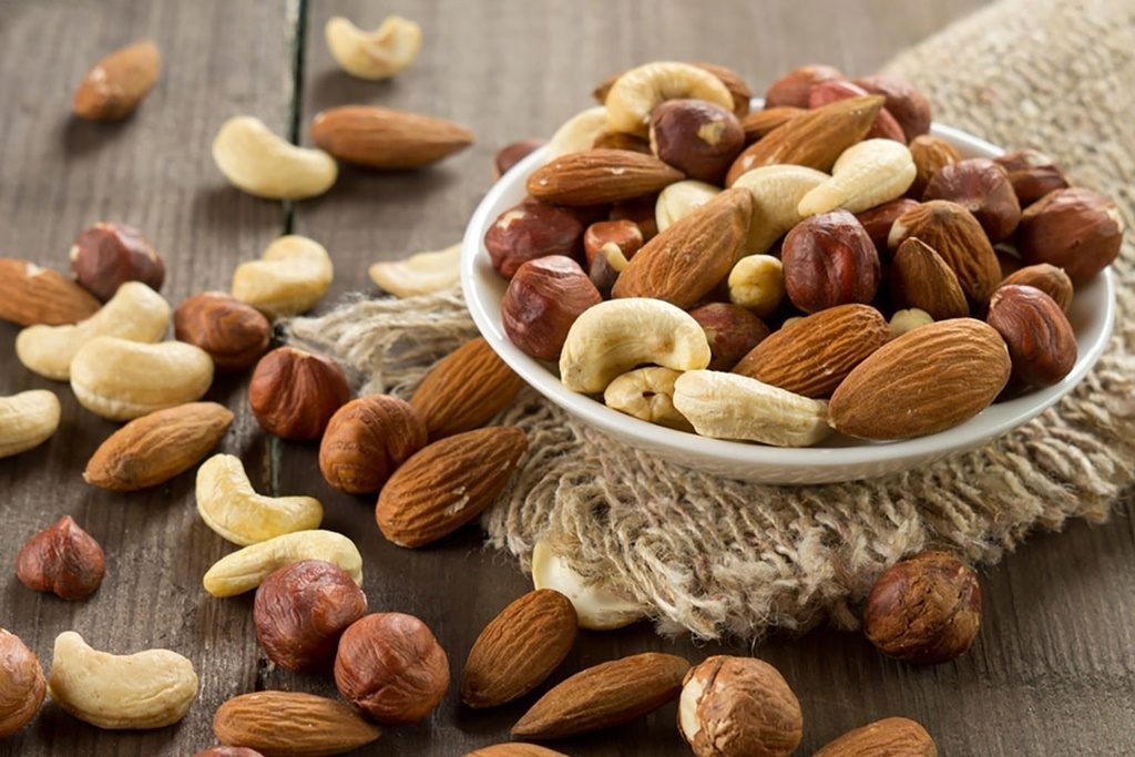 De ce să-ți începi ziua consumând o mână de alune: Efectul pe care acestea îl au asupra stomacului