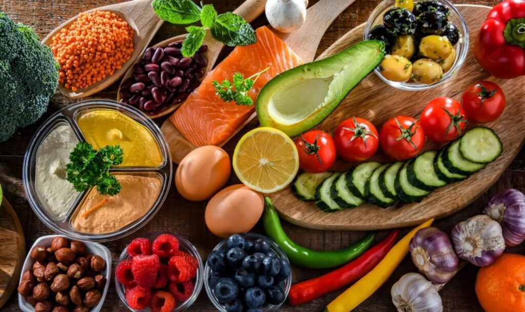 Cardiologii recomandă: Dieta care îți poate scădea tensiunea arterială în doar câteva săptămâni