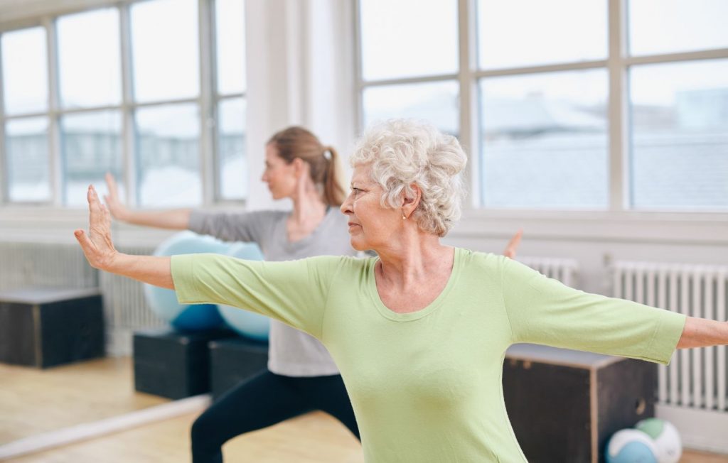 Câtă mișcare trebuie să faci în funcție de vârstă. Exercițiile simple care te scot din sedentarism