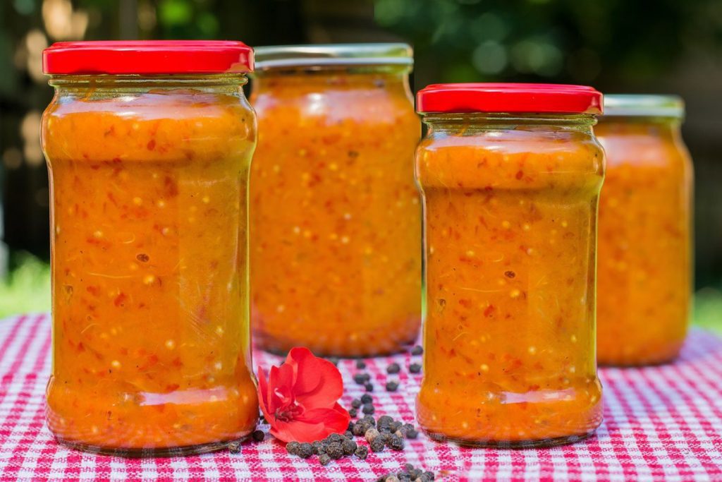Greșeala periculoasă pe care mulți o fac la conservele de casă. Poate duce la botulism