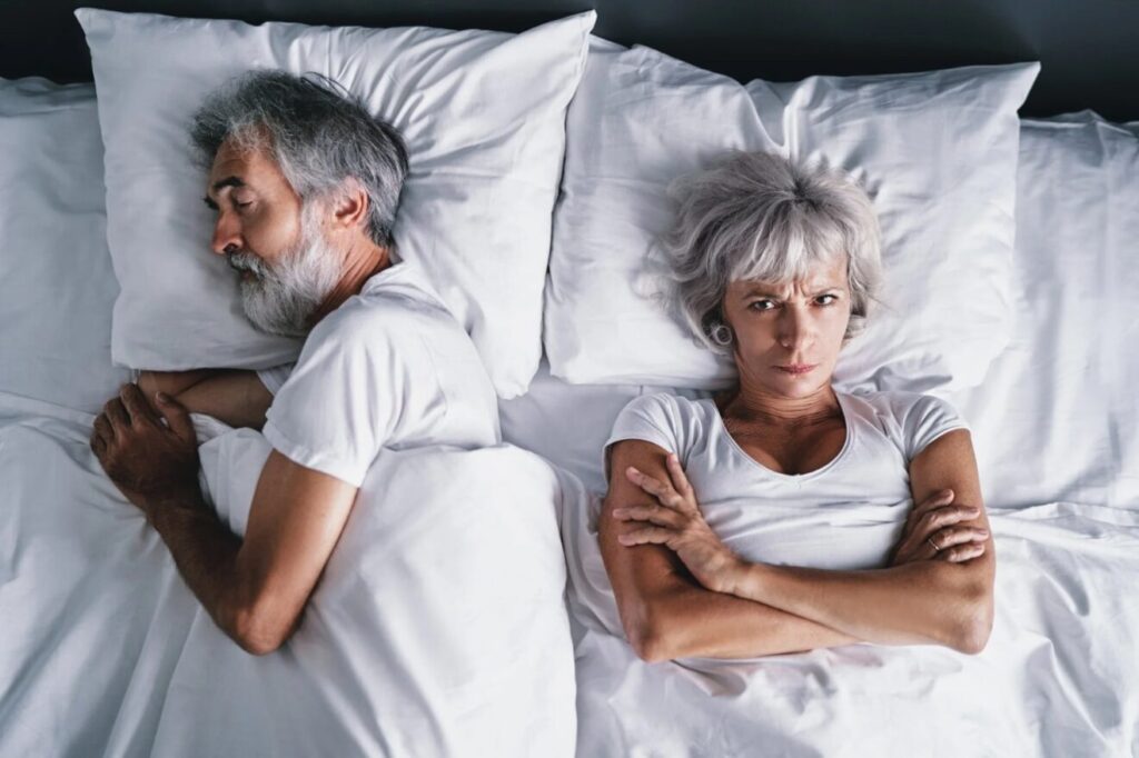 Cum arată somnul după 50 de ani: Ce este și ce nu este normal