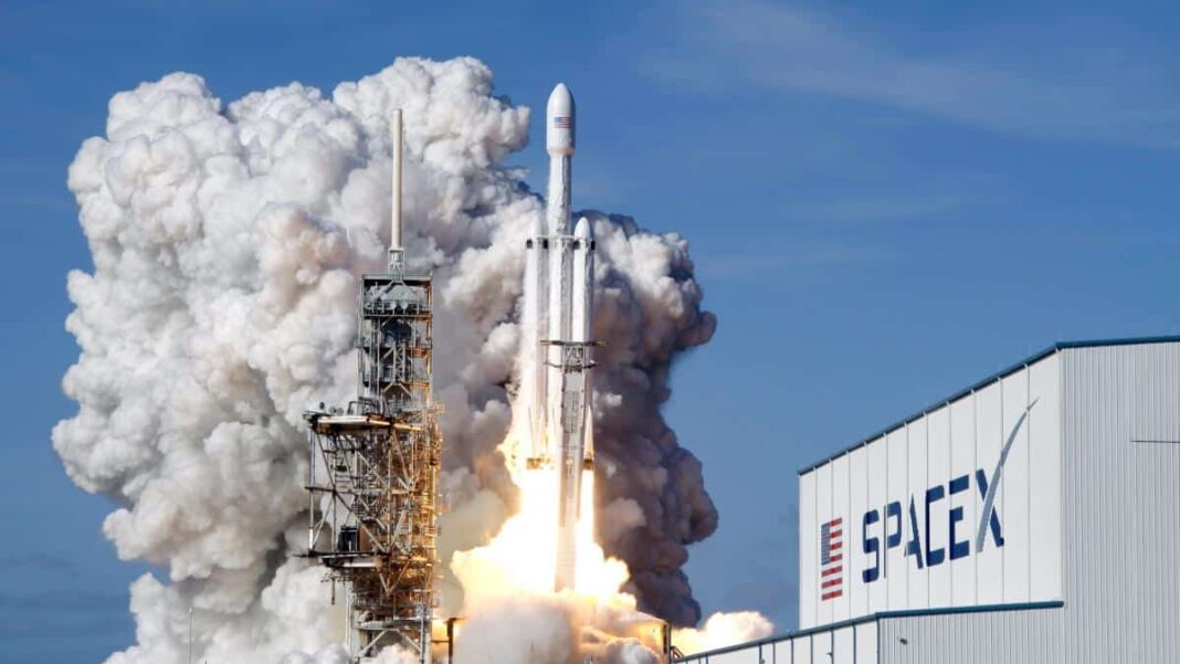 SpaceX se listează la bursă pe 12 iunie. Cum cumperi acțiuni SPCX prin XTB