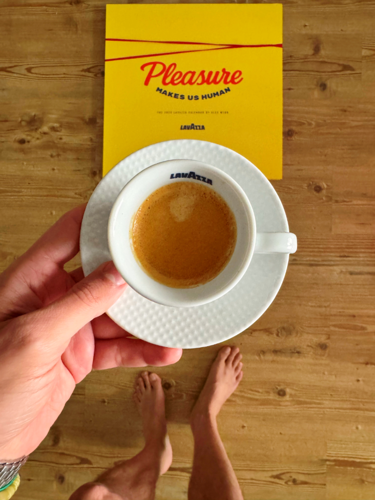 Lavazza ne reaminteste ca „Placerea ne face umani” in Calendarul sau pentru 2026
