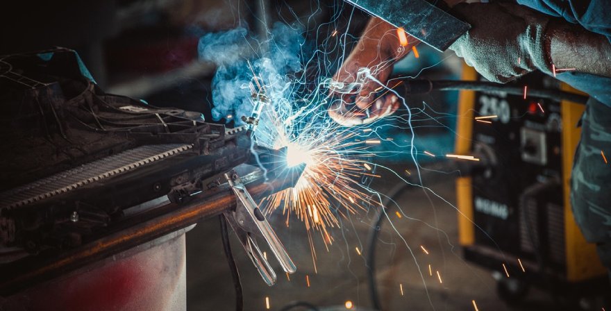 De ce considerăm munca grea o virtute? „Etica protestantă”, de Max Weber, oferă un răspuns tăios