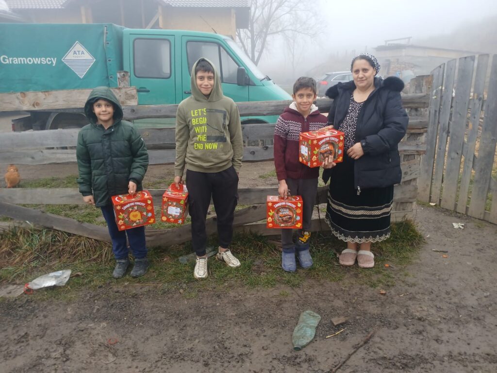 1.200 de copii din Păltinoasa au primit cadouri de Crăciun