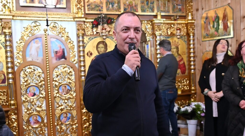 Concert de colinde emoționant la Mănăstirea Sfântul Ilie. Copiii din sat au adus spiritul Crăciunului în inimile credincioșilor: „Copiii sunt sufletul comunității noastre, iar astfel de momente ne amintesc cât de important este să fim uniți și să ducem mai departe tradițiile care ne definesc”