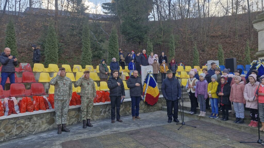 Solidaritate și recunoștință în prag de sărbători. Foști camarazi ai eroului Grosaru, alături de copiii din Păiseni și Sasca Mare